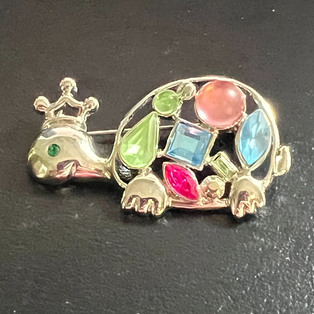 Crown Turtle Brooch Womens Multicolor Crystal Pin Silver Tone Whimsical Tortoise